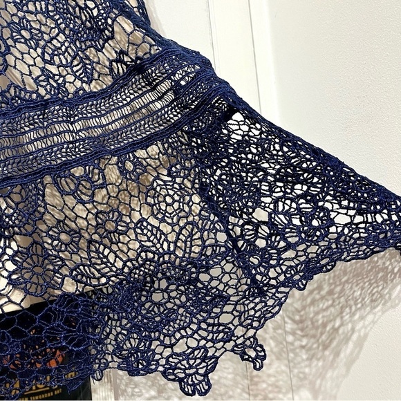 Elegant Blue Lace Midi Dress - Picture 10 of 12